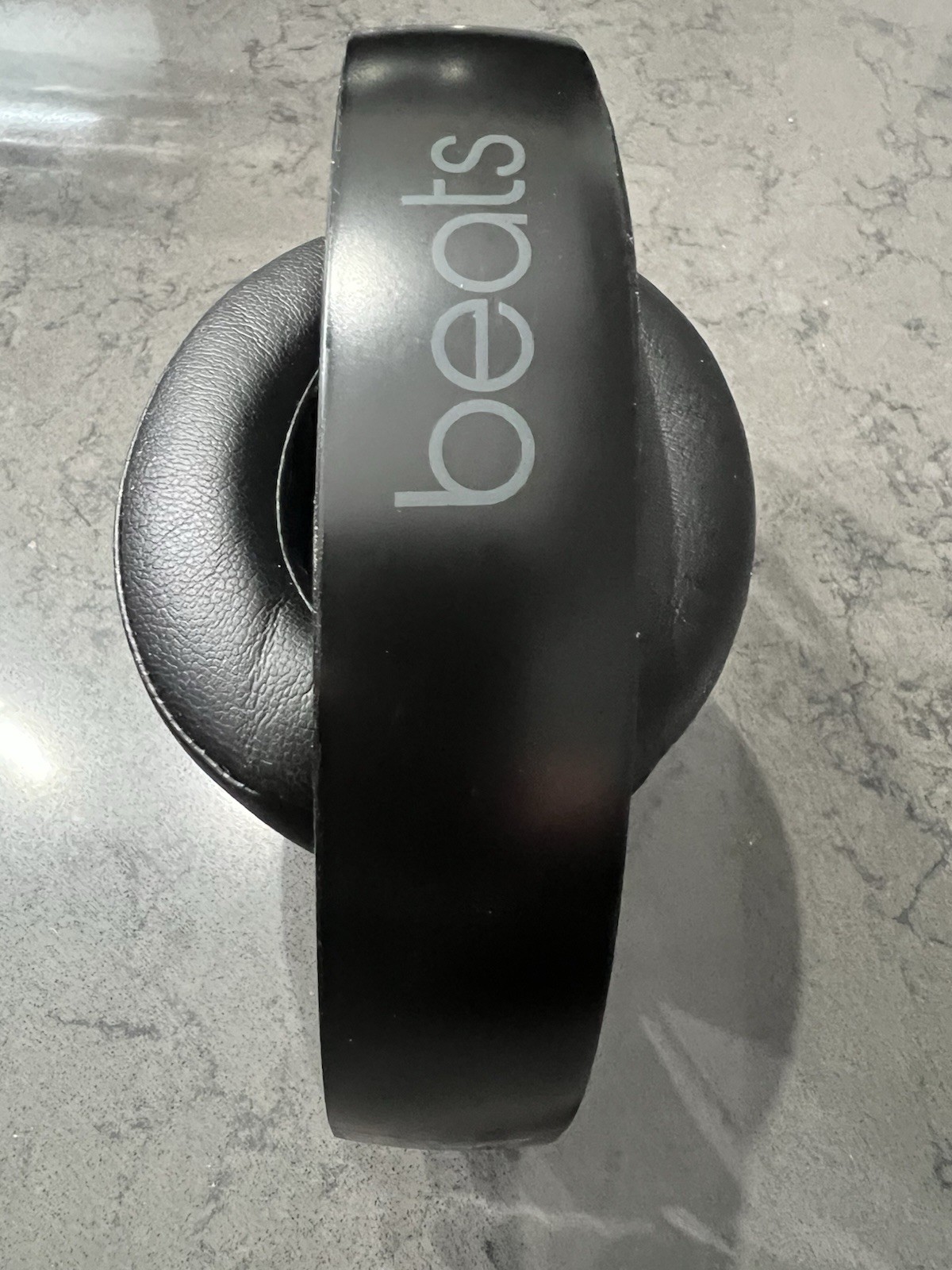 Beats by Dr. Dre Studio3 Over the Ear Wireless Headphones – Black Small Tear