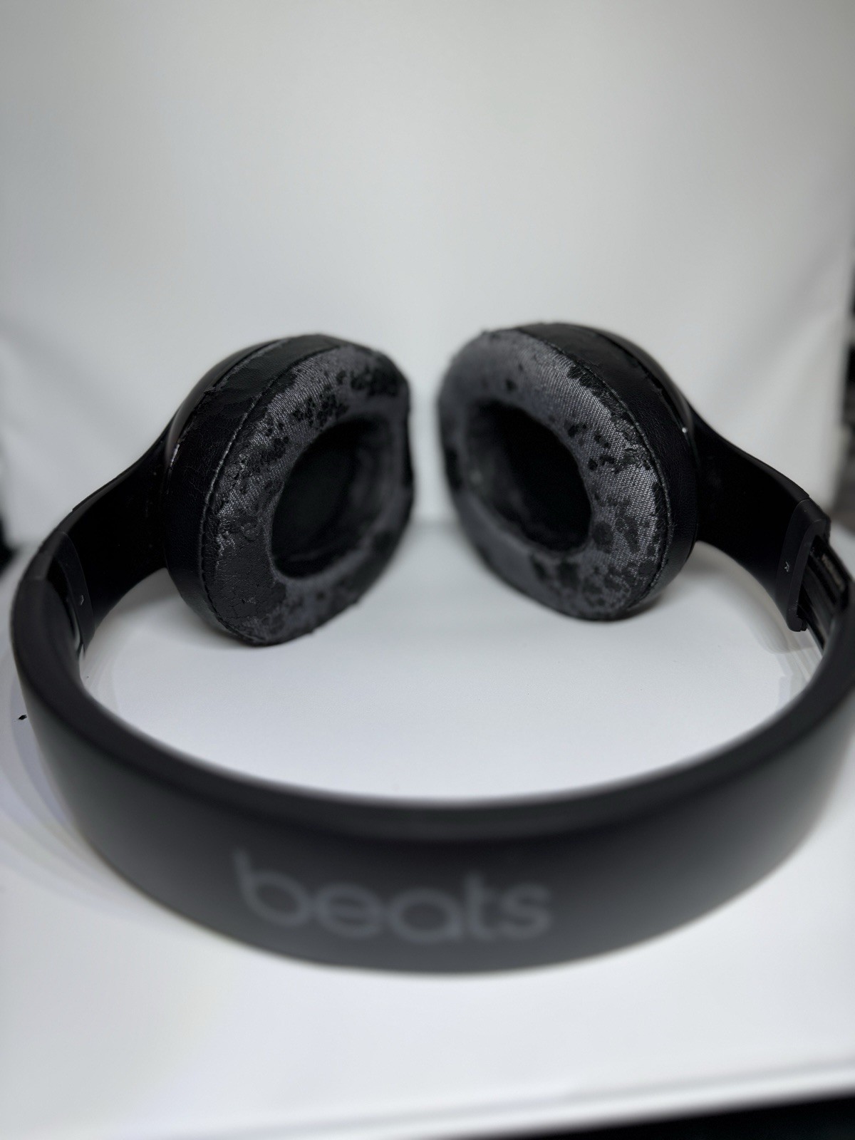 Beats by Dr. Dre Studio2 Wireless Bluetooth Headphones Black – B0501