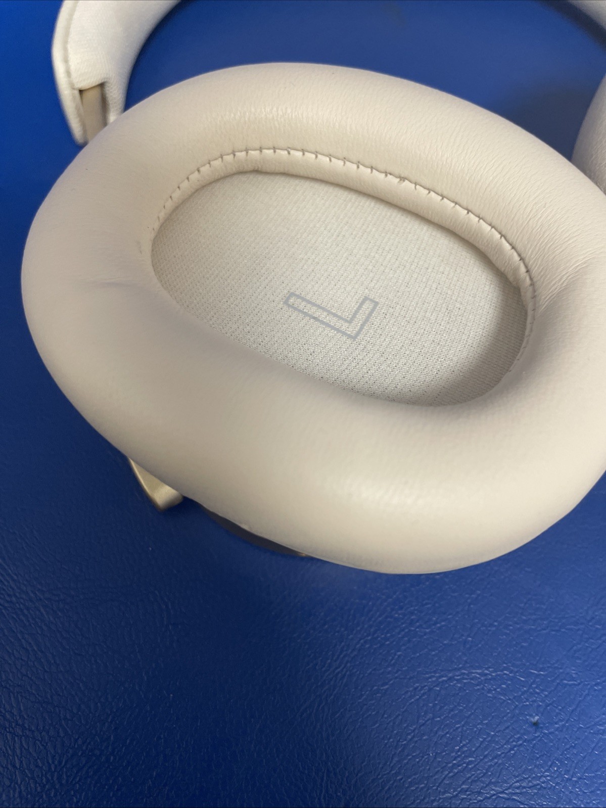 CLEAN BANG & OLUFSEN BEOPLAY H95 WIRELESS HEADPHONES.
