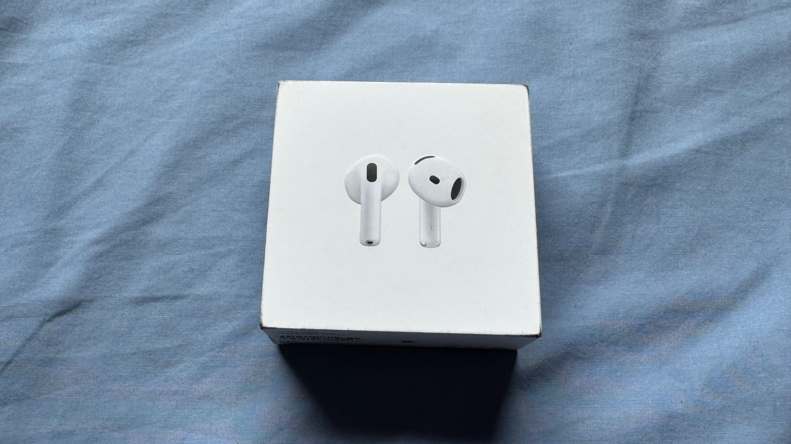 apple AirPods 4th generation new