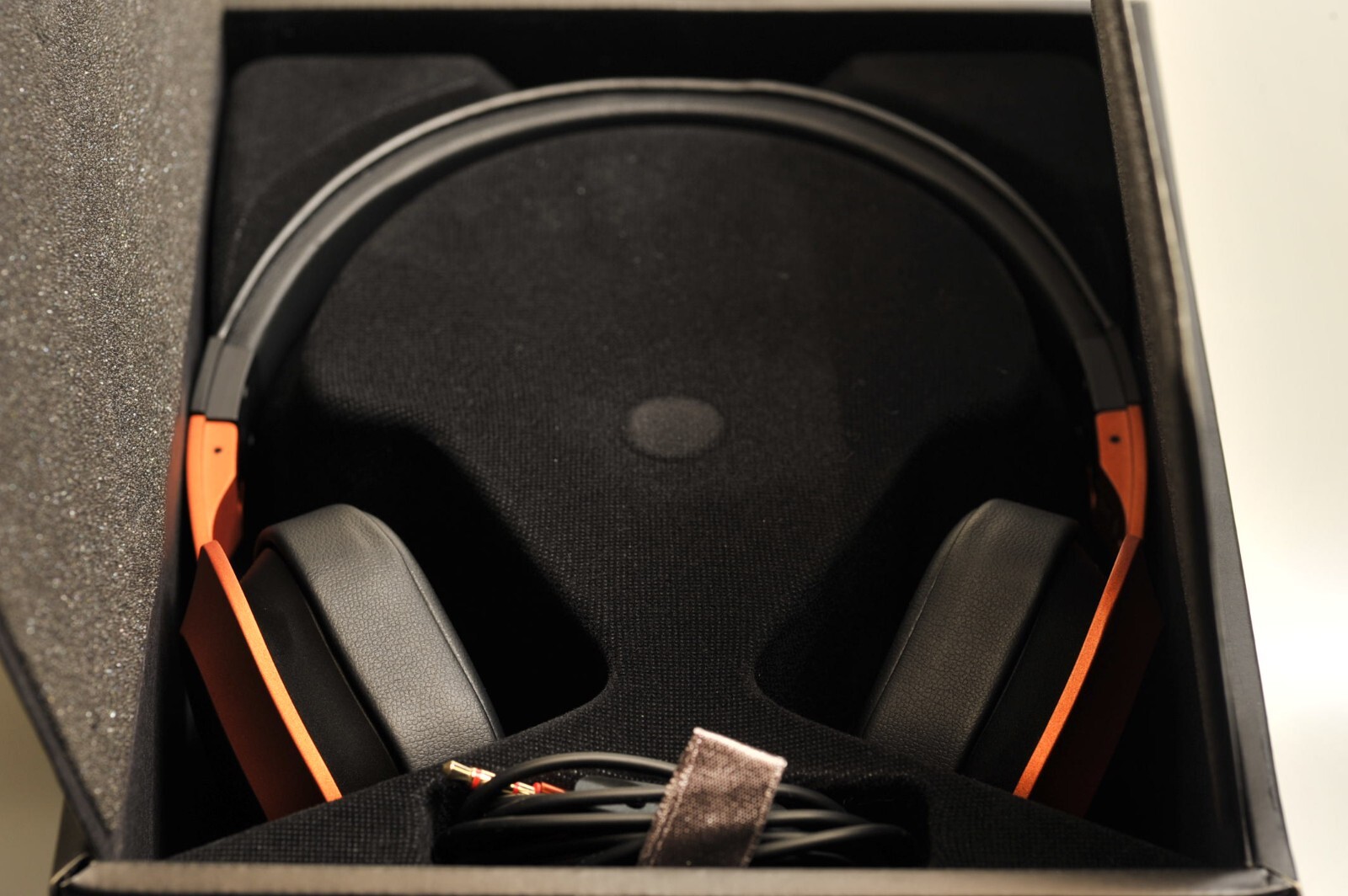 KEF M400 Sunset Orange Hi-Fi Wired Headphone “Mint” w/Box [M400001339H24NbF]