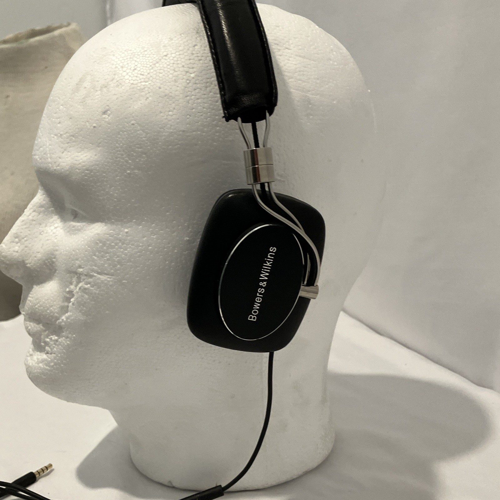 Bowers & Wilkins P5 On-Ear Wired Headphones 3.5mm Jack Black/Silver