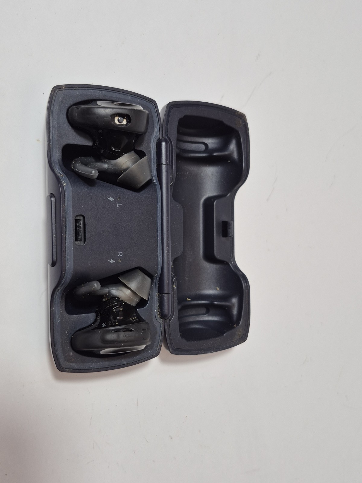 Bose SoundSport Free In-Ear Noise Cancelling Bluetooth Earbuds – Black For Parts