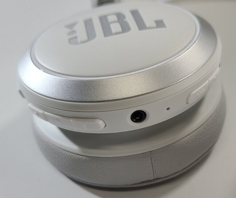 JBL Live 460NC (JBLLIVE460NCWHTAM) Wireless On-Ear Headphones, White