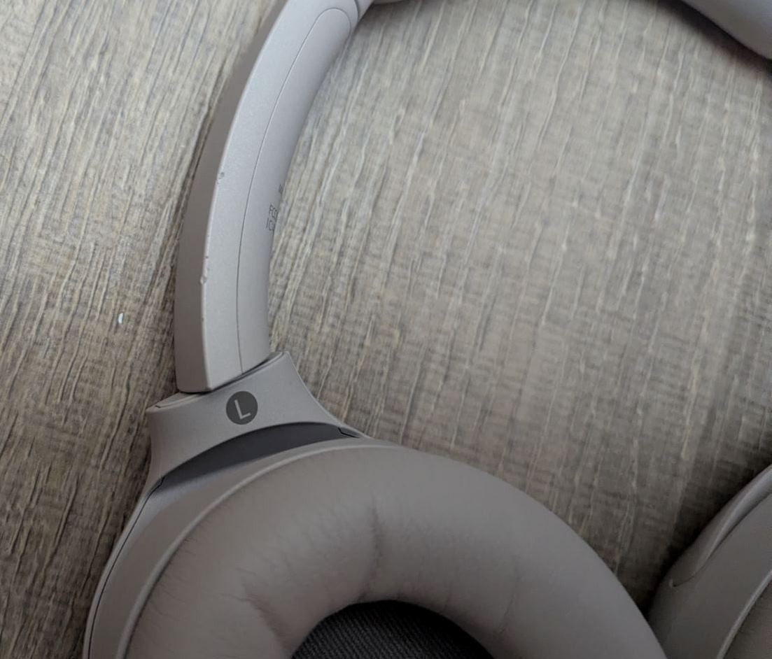 SONY WH-1000XM4 Wireless Noise Canceling Headphones – SILVER #VG