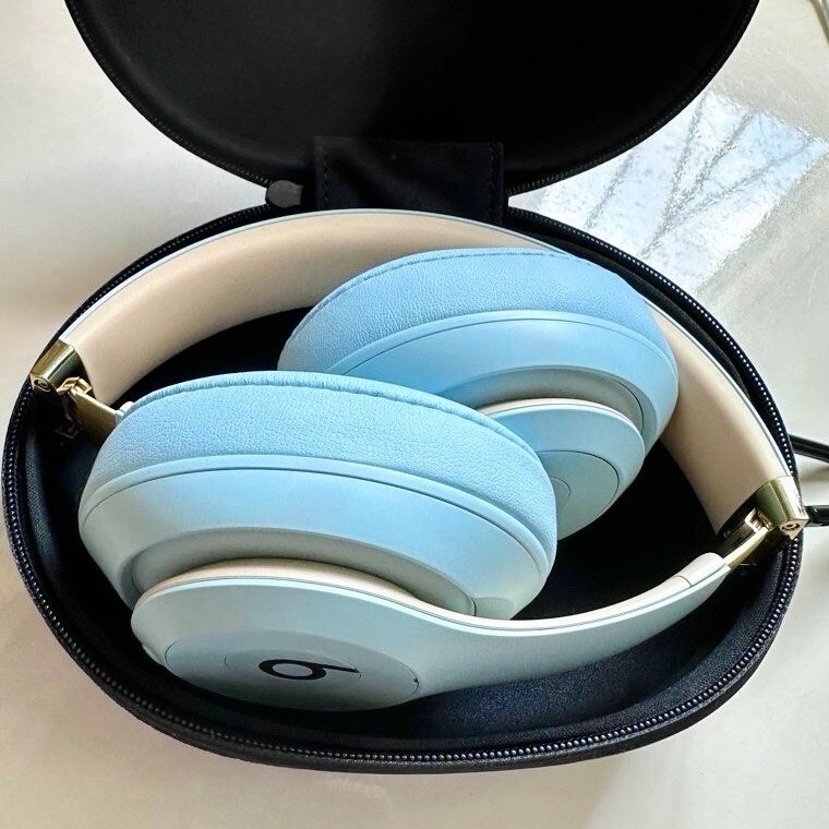 Beats Studio3 Wireless Headphone Skyline Collection – Crystal Blue (New Sealed)