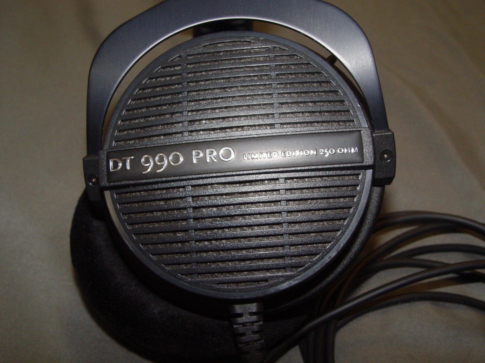 Beyerdynamic DT 990 PRO 250 Ohms “Limited Edition” Studio Headphones – Black