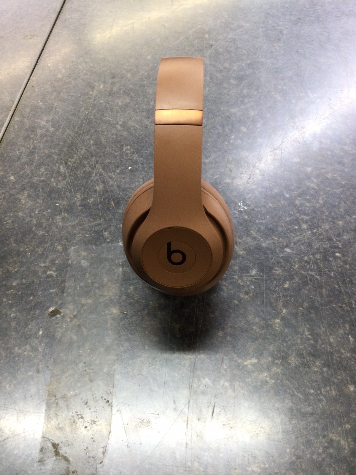 Beats Studio Pro x Kim Headphones (DJ2004001)