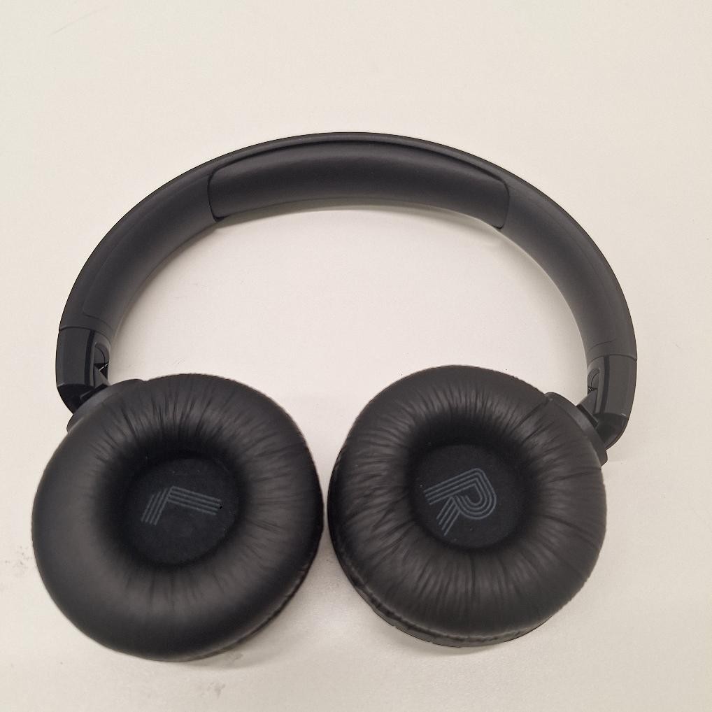 JBL TUNE 520 BLUETOOTH HEADPHONES (P06034561)