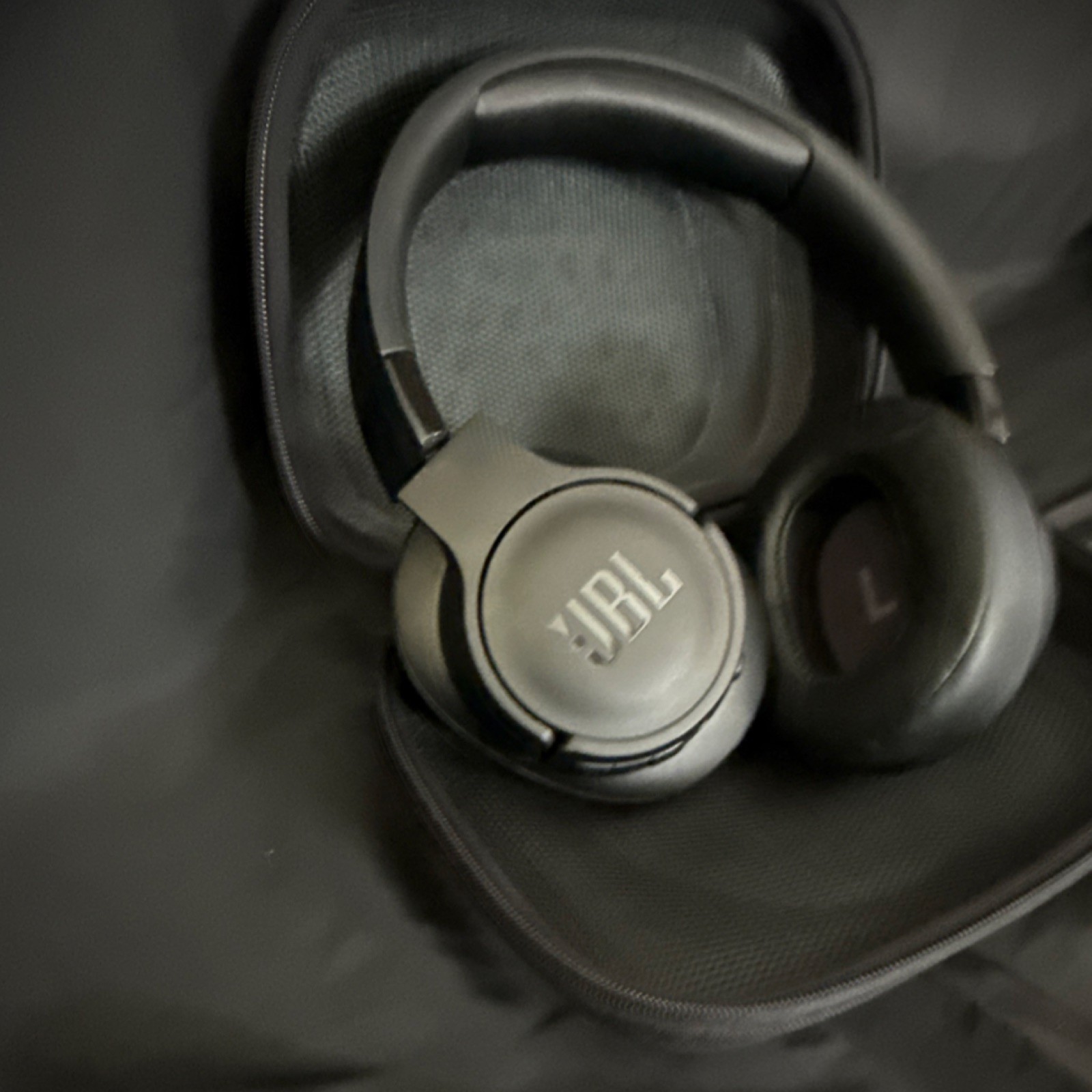 JBL Over-Ear Headphones Black Ear-Cup (Over the Ear) with Carrying Case