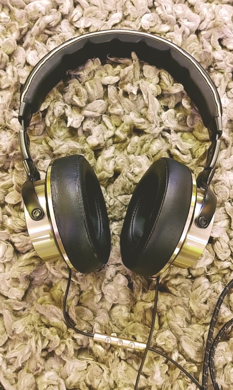 1MORE Triple Driver Over Ear Headphones With Original Box Hardly Used!