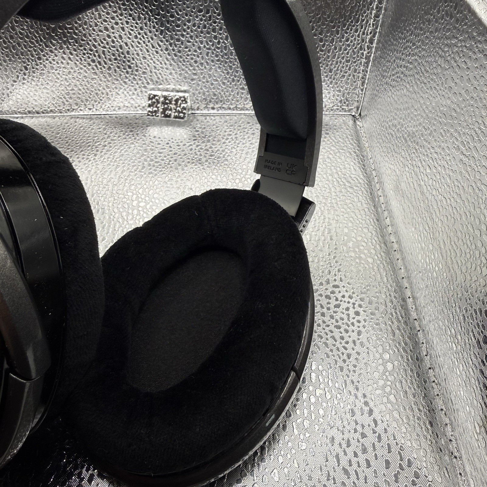 Sennheiser HD 650 Over Ear Headphones – Gray/Black ( NO WIRES )