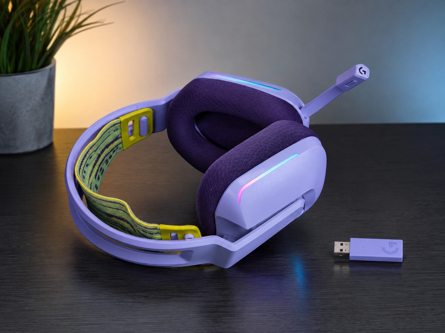 Logitech G733 Lightspeed 2.4GHz Wireless RGB Gaming Headset