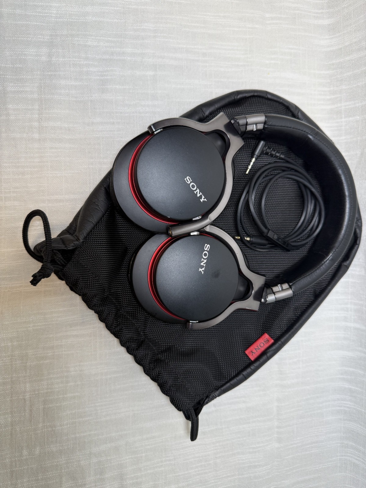 SONY MDR-1R Wired Headphones Black/Red – Very Good Condition