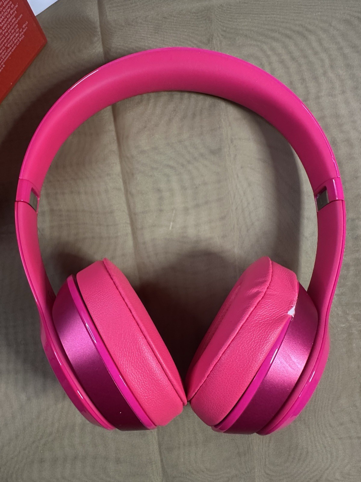 Beats by Dr. Dre Solo 2 Wired On-Ear Headphones Model B0518 Pink Tested w/ Case