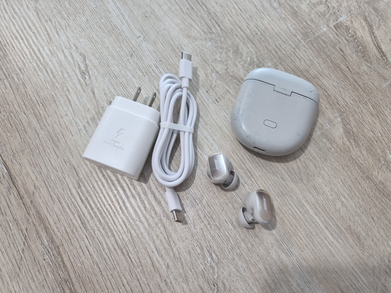 Orginal Bose QuietComfort Ultra Wireless Noise Cancelling Earbuds – white (Wear)