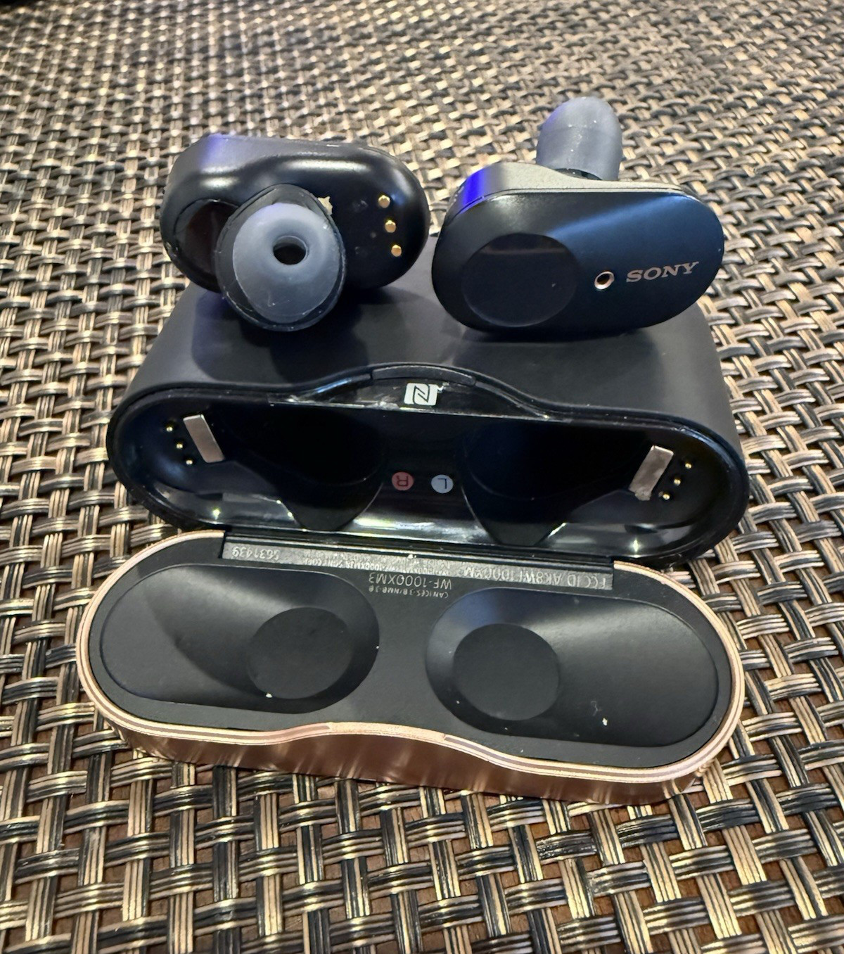 Sony WF-1000XM3 True Wireless ANC Earbuds QN1e Black Excellent Condition