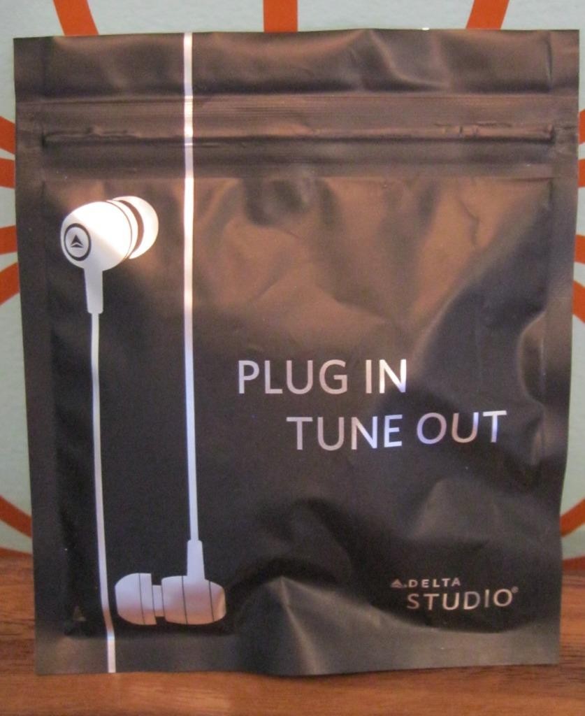 NIP Delta Airlines STUDIO Billboard Earbuds –Brand NEW Sealed package-current