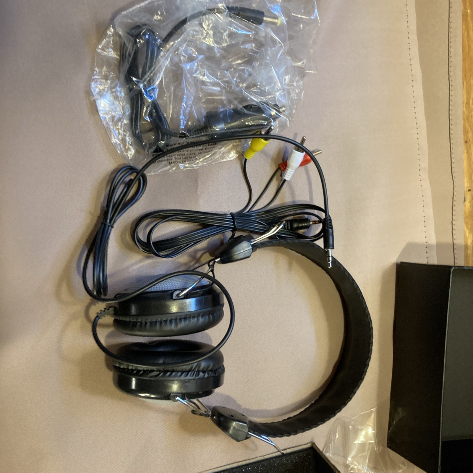 Zvok Accu Voice Headphones Model AV50 Noise Cancelling Bluetooth Headphones