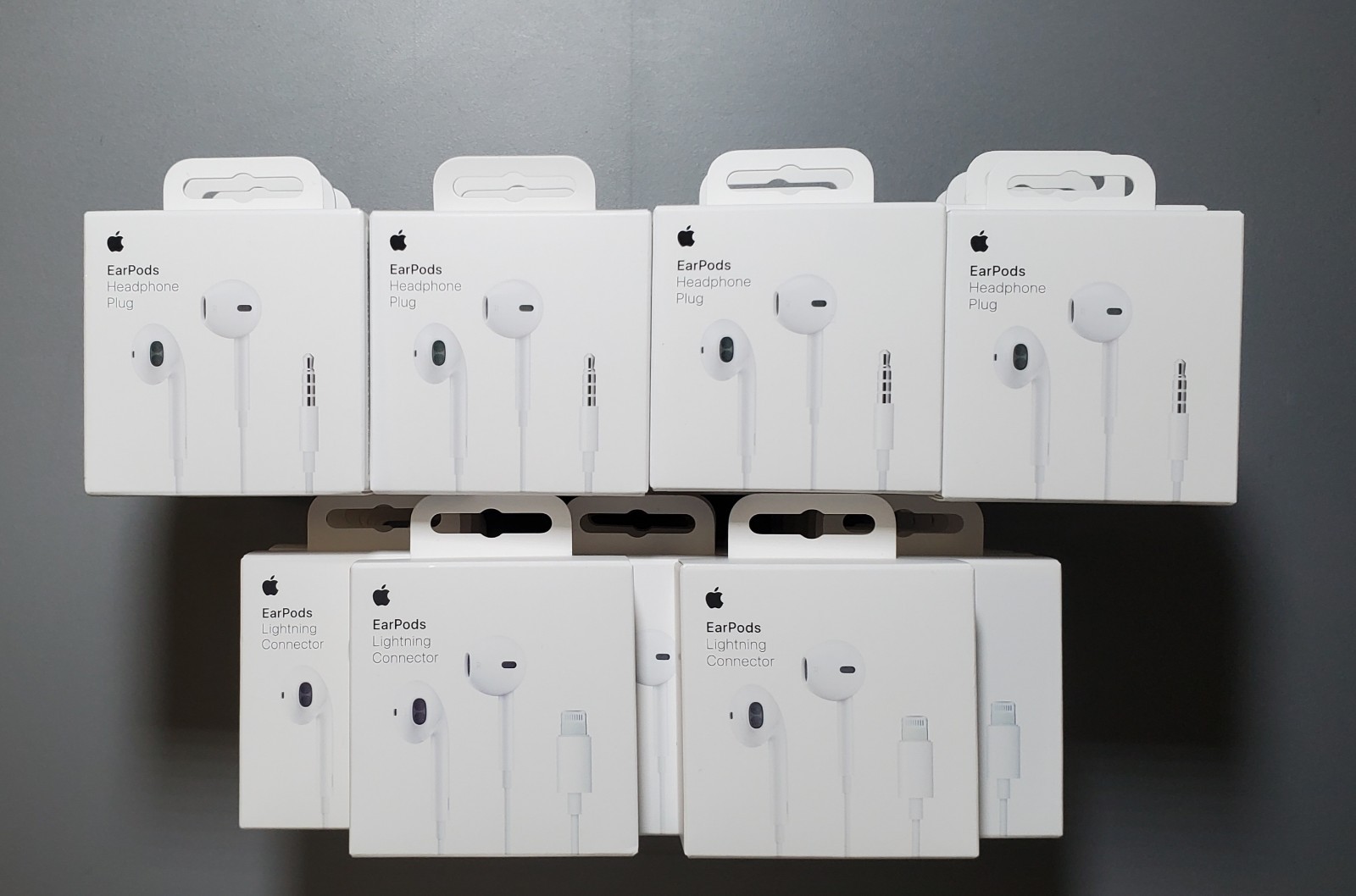 48 Apple EarPods Bulk (28 3.5mm Headphone Plug & 20 Lightning Connector) – NEW
