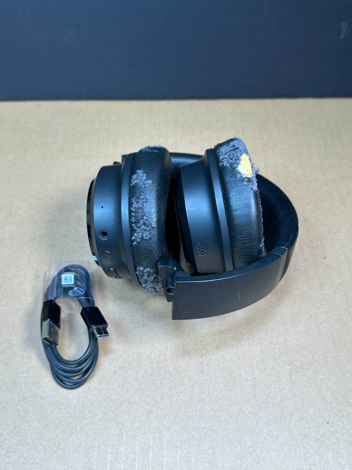 WYZE Noise Cancelling Wireless Over the Ear Bluetooth Headphones