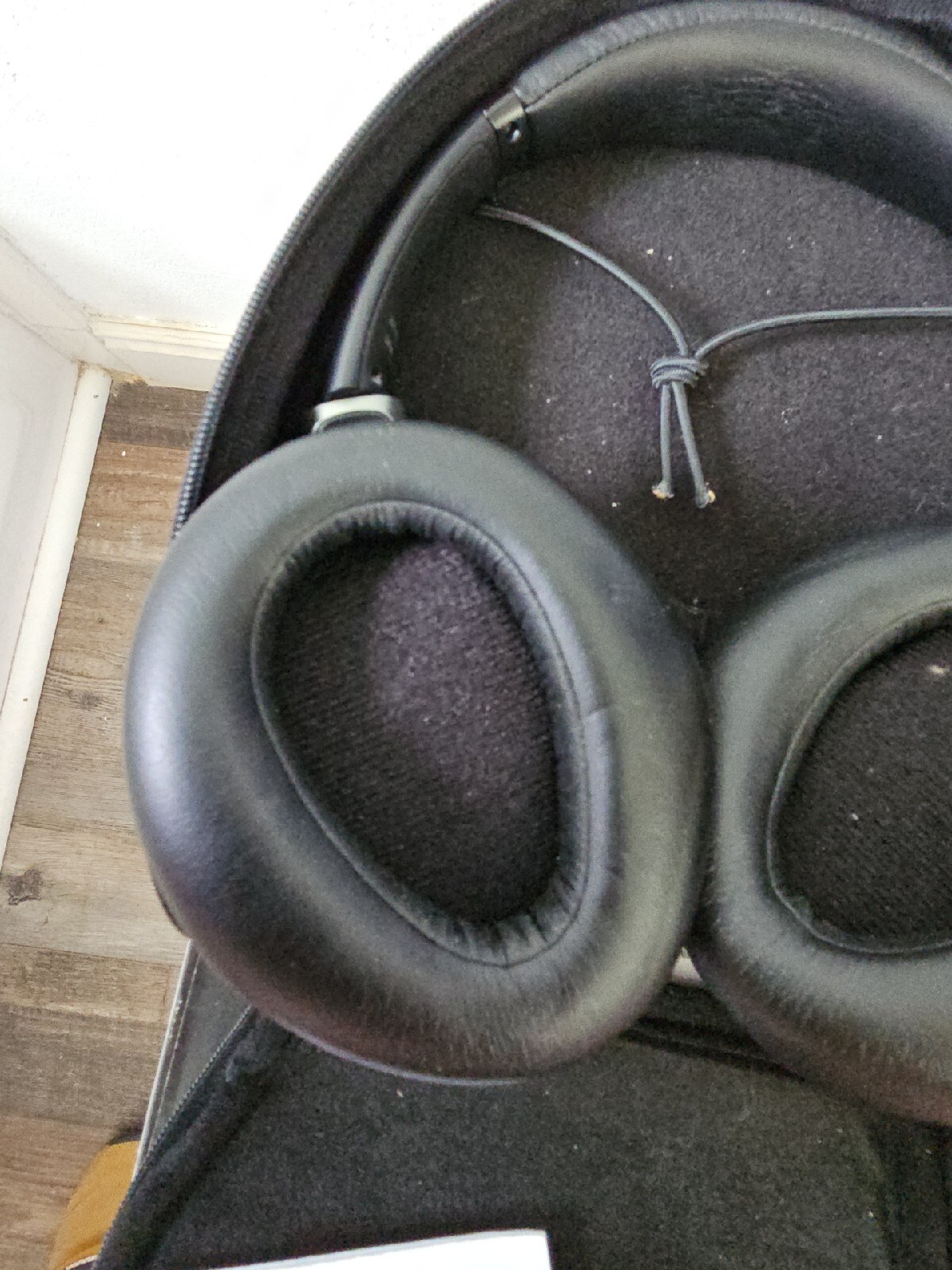 Sony Noise Canceling Headphones MDR-10RNC Black Tested Works Great!