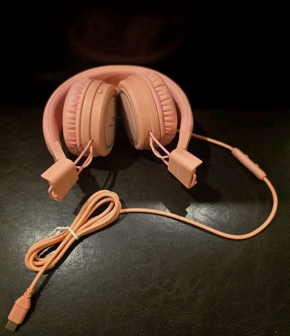 Bywulanda Kids Headphones w/ LED Lights – USB Type-C Wired – Pink – School