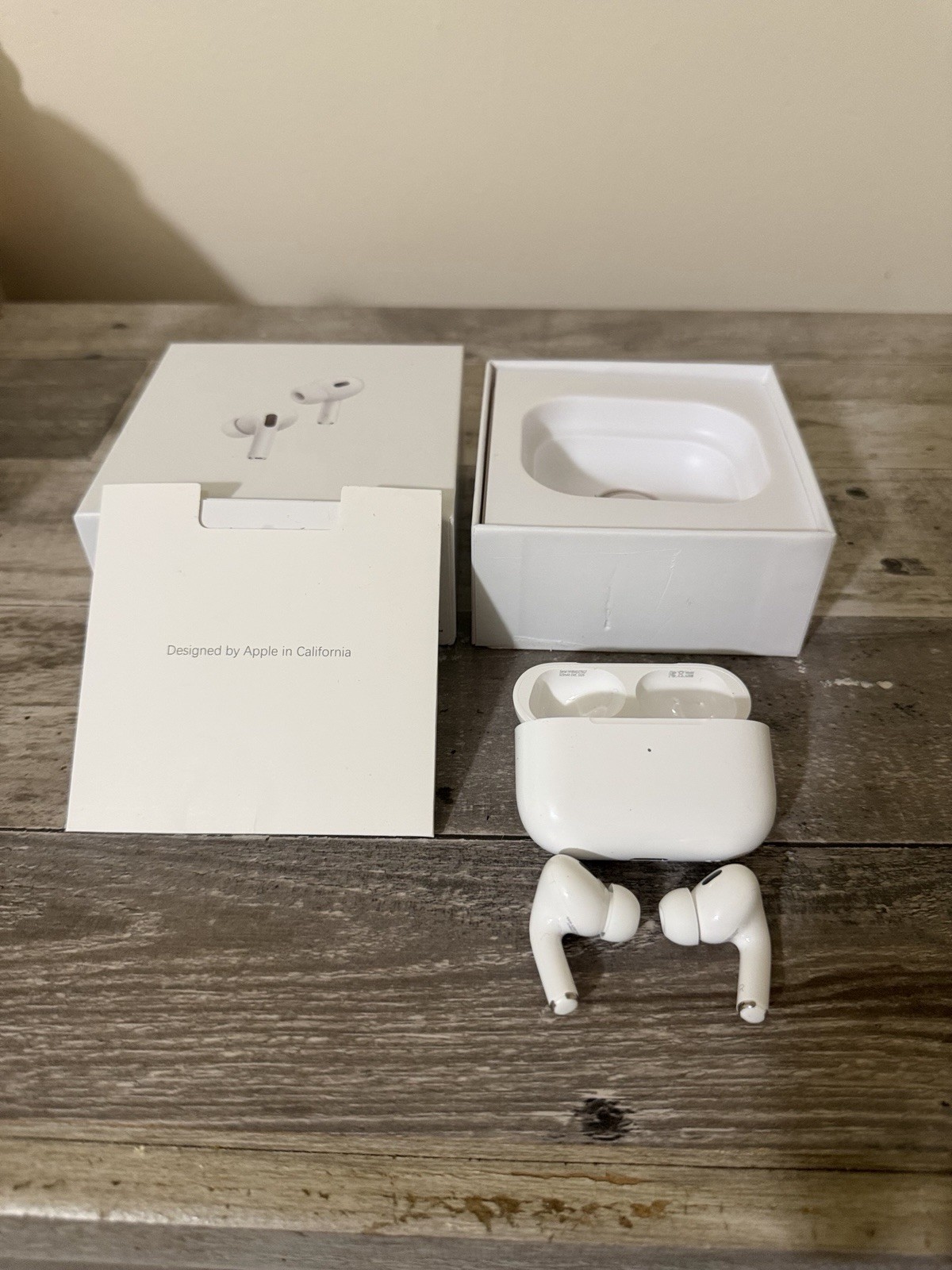 Apple AirPods Pro 2nd Gen White ANC MagSafe USB-C Wireless Charging