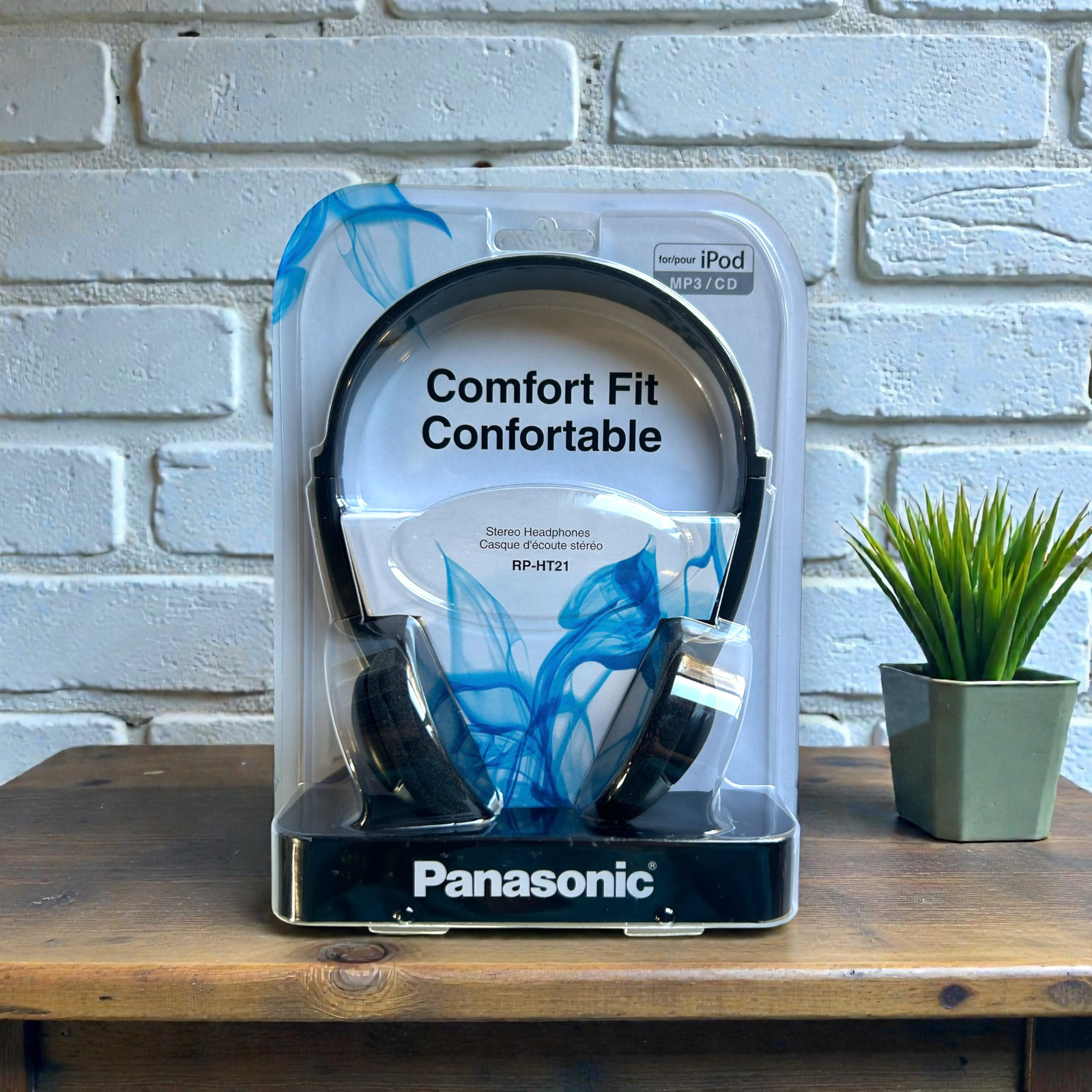 Vintage Panasonic RP-HT21 3.5mm Lightweight On-Ear Headphones with XBS Sealed