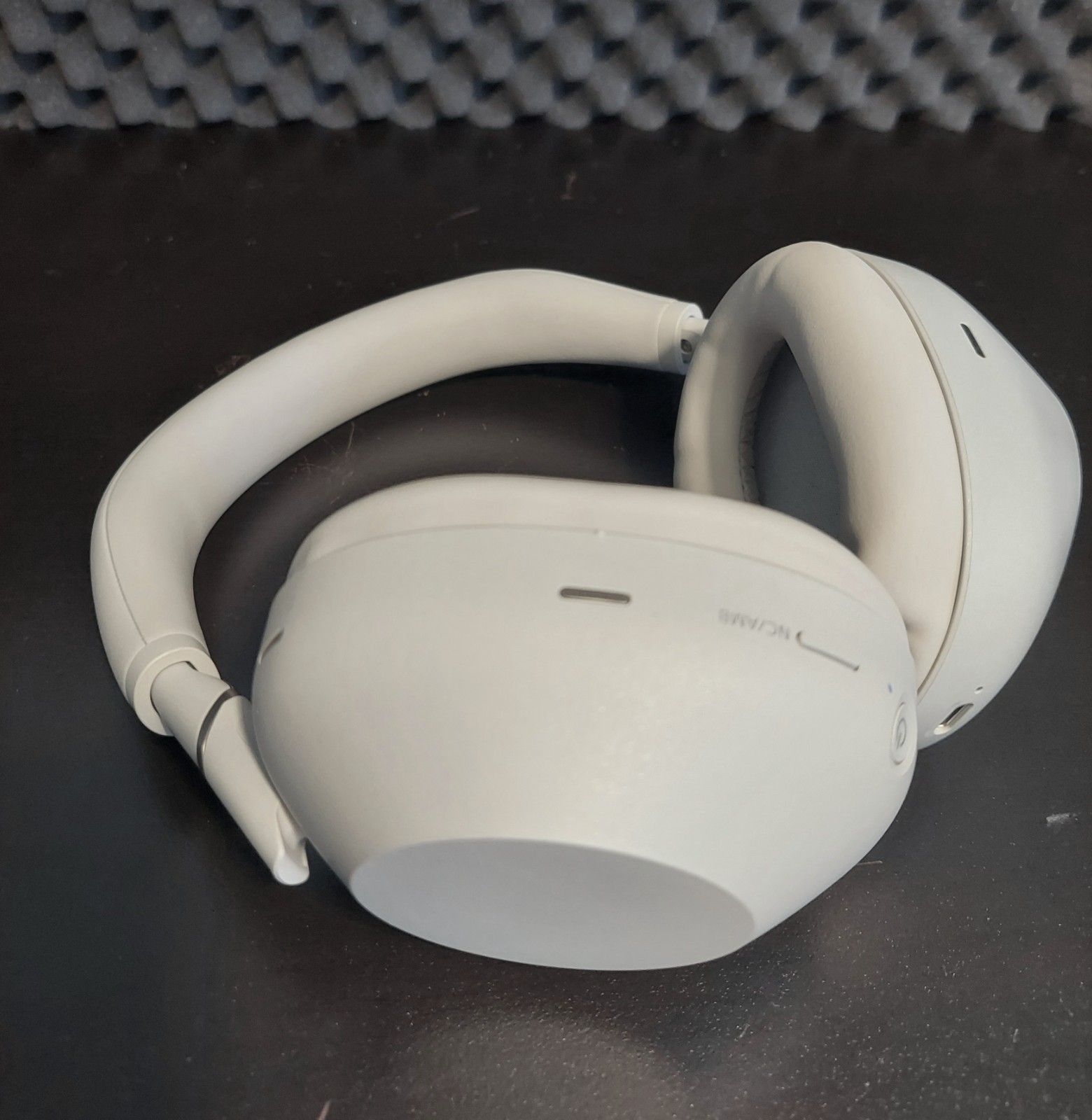 Sony WH-1000XM6/S Premium Wireless Noise Canceling Headphones “GRADE B” – Silver