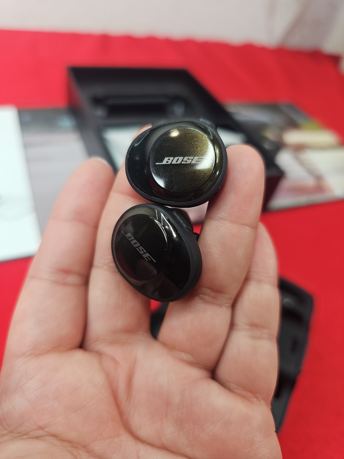 Bose SoundSport Free Wireless Headphones Earbuds Black 423729 FORPARTS ONLY