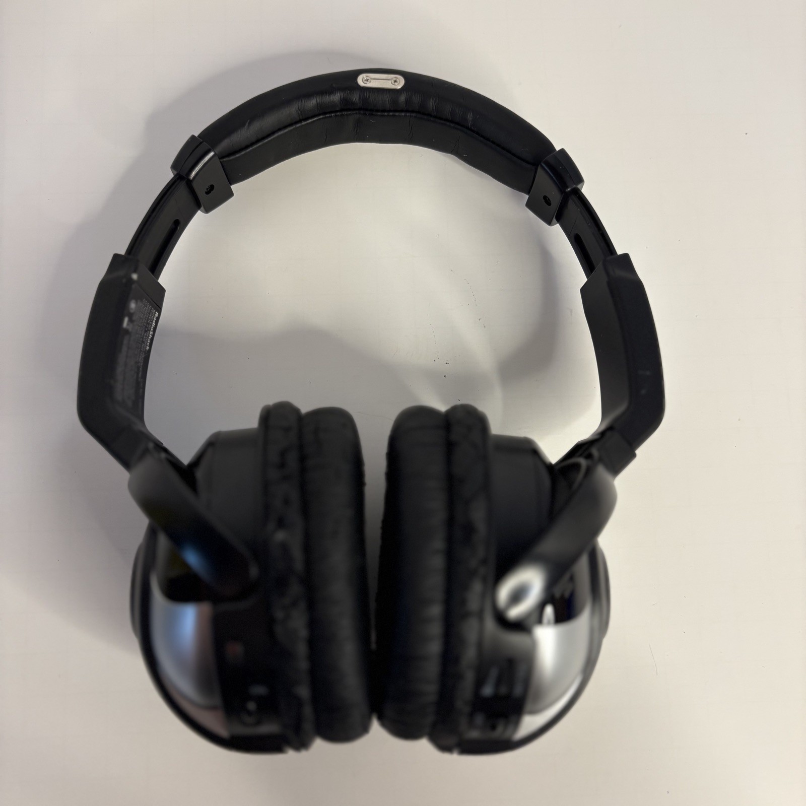 Vtg Radio Shack Infrared Wireless Headphones w/Transmitter Rechargeable 3300280