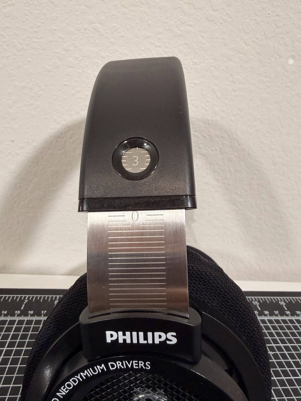 Philips SHP9500 HiFi Precision Stereo Over the Ear Headphones Black Open Back