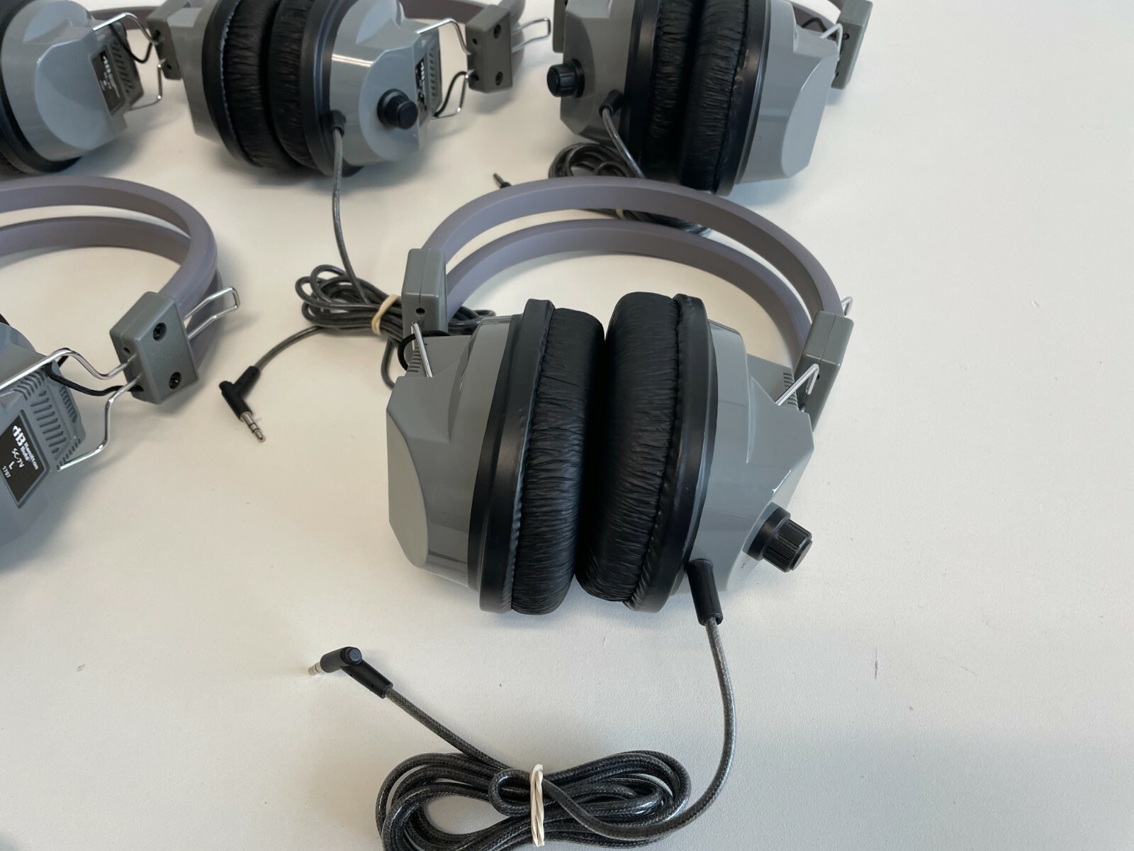 PP9: Lot of 5 Hamilton Buhl SC-7V Schoolmate Deluxe Headphones