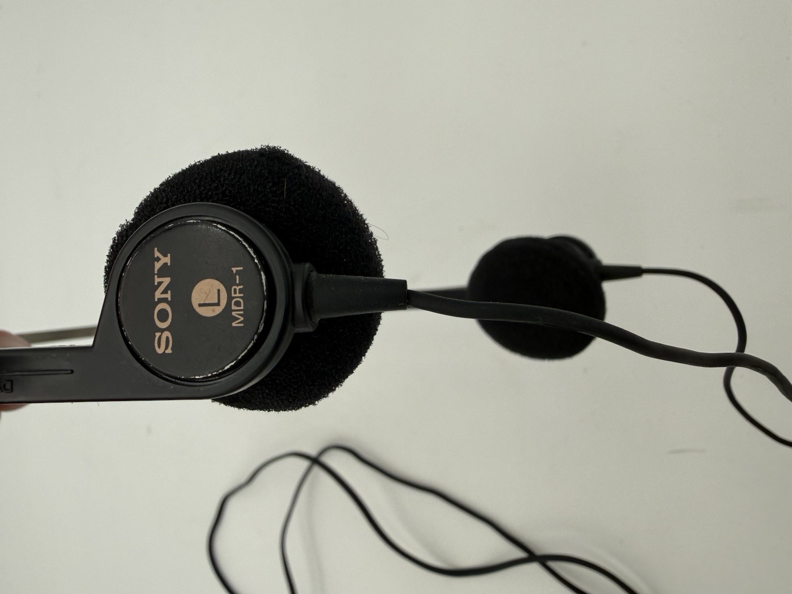 Sony MDR-1 Wired On-Ear Headband Headphones 3.5mm Jack Black/Silver Working.