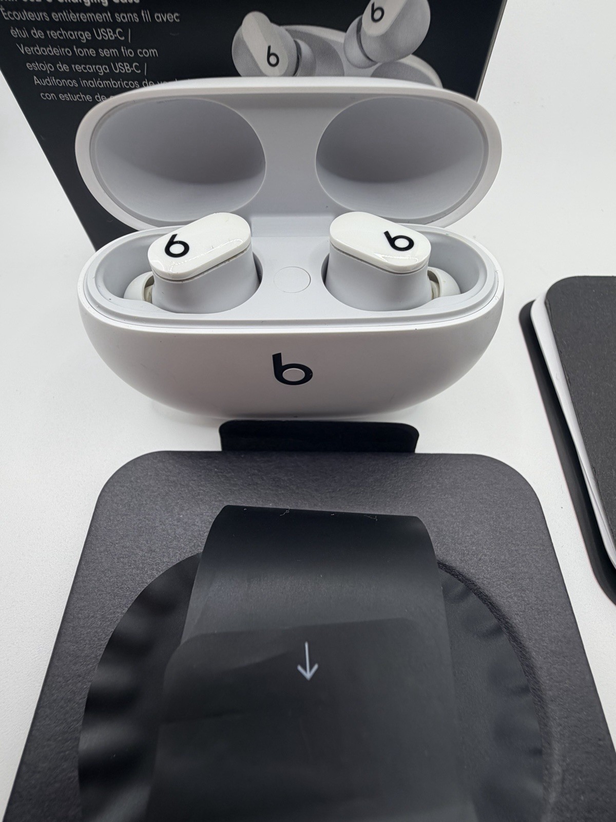 Beats Studio Buds – White