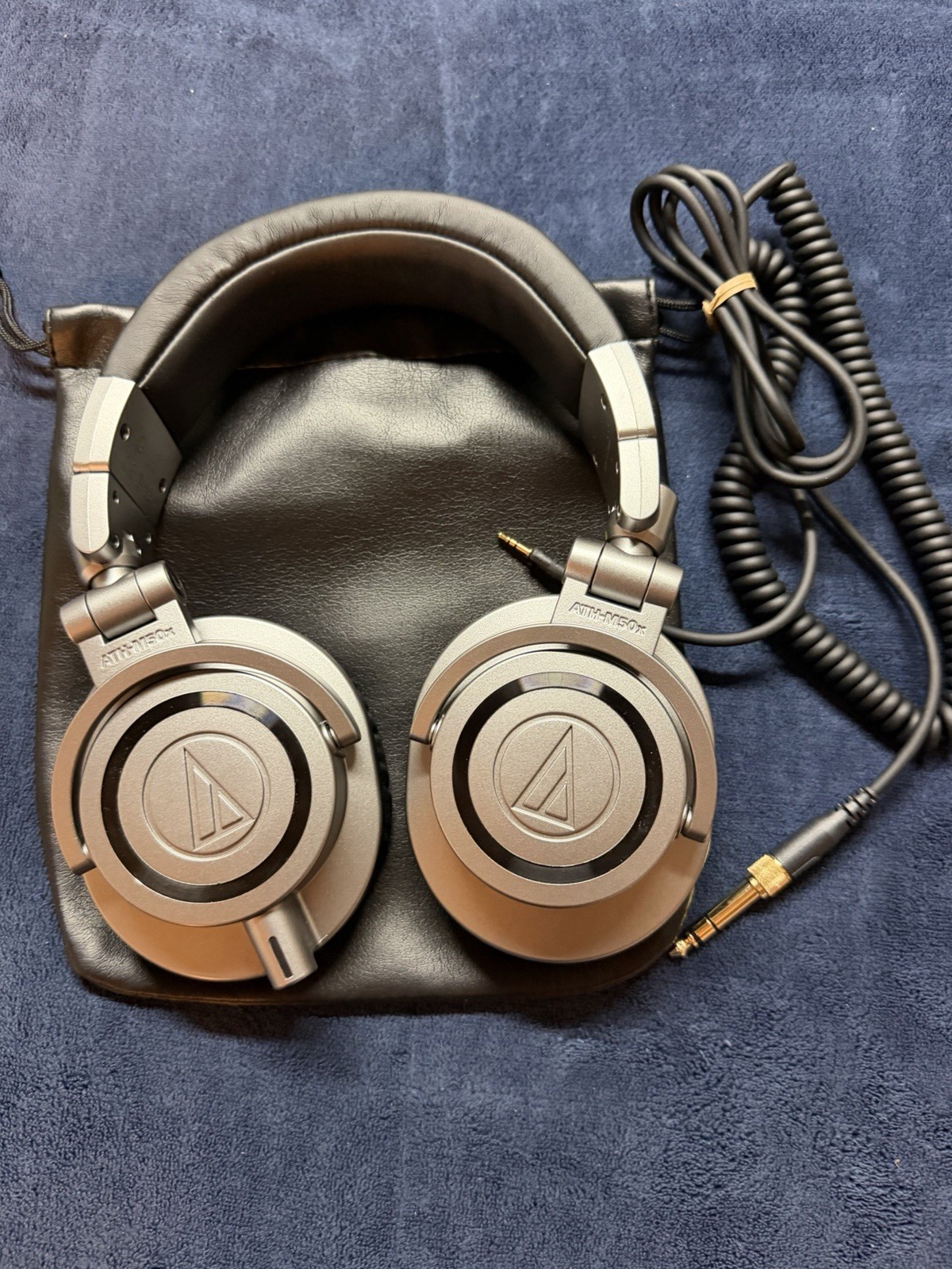 Audio-Technica ATH-M50x Black Over-Ear 3.5mm Wired 45mm Coiled Cable 3m