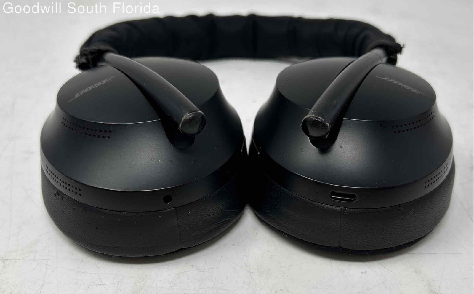 Bose Black Adjustable Headband Wired Over Ear Headphone With Case NCL