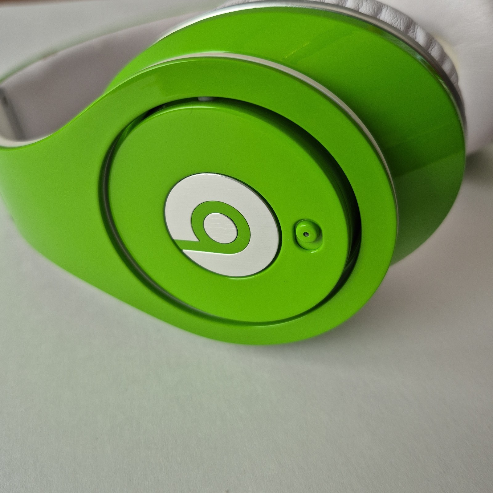 Dr. Dre Beats Studio Green Wired Headphones with Cords Zipper Case Tested Works