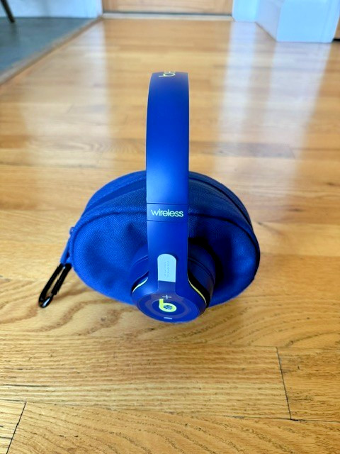Beats Solo3 Wireless Club Navy Headphones Case Cables Never Used