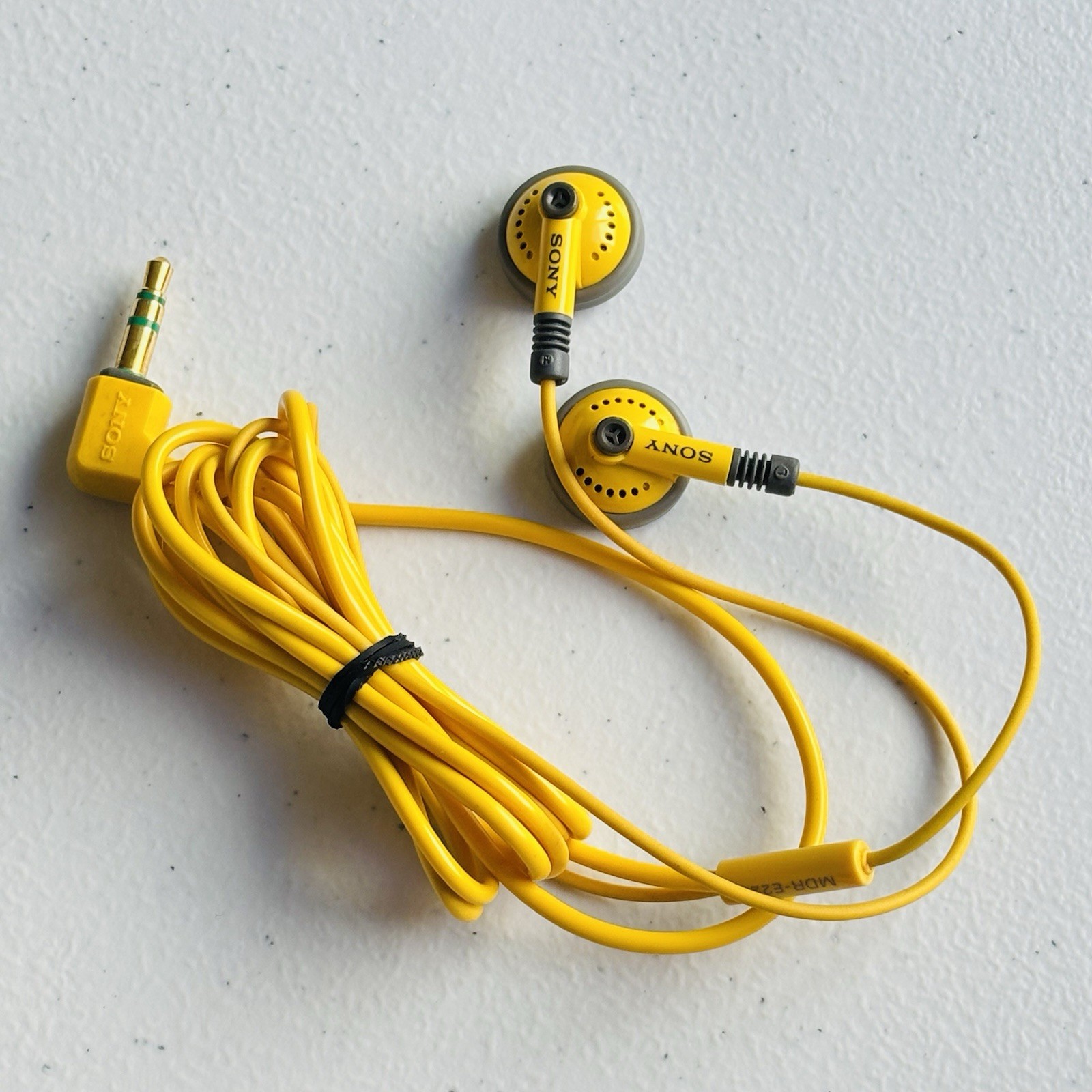 SONY MDR-E225 Sports Walkman Stereo Earphones – Yellow