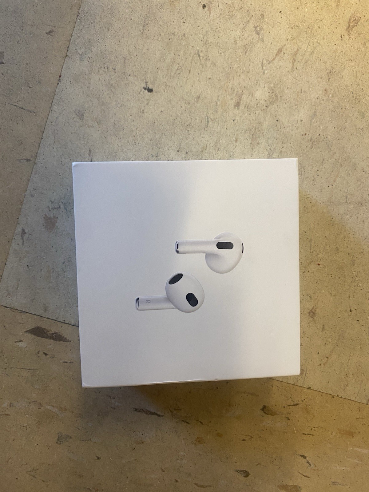 Apple AirPods (3rd Generation) Wireless Bluetooth In-Ear Earbuds White MME73LL/A