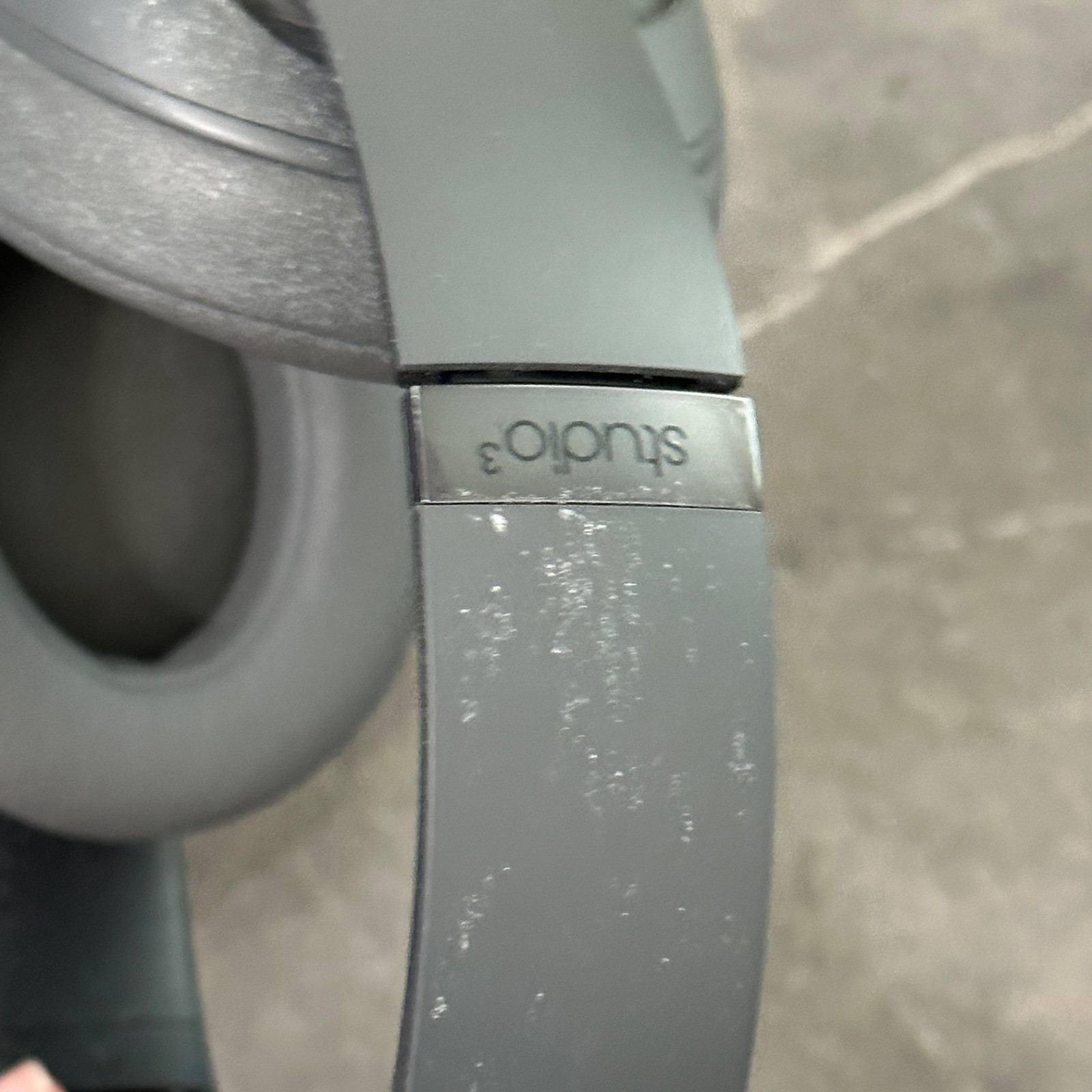 Beats by Dre Solo3 Wireless Headphones Matte Gray Bluetooth – Case