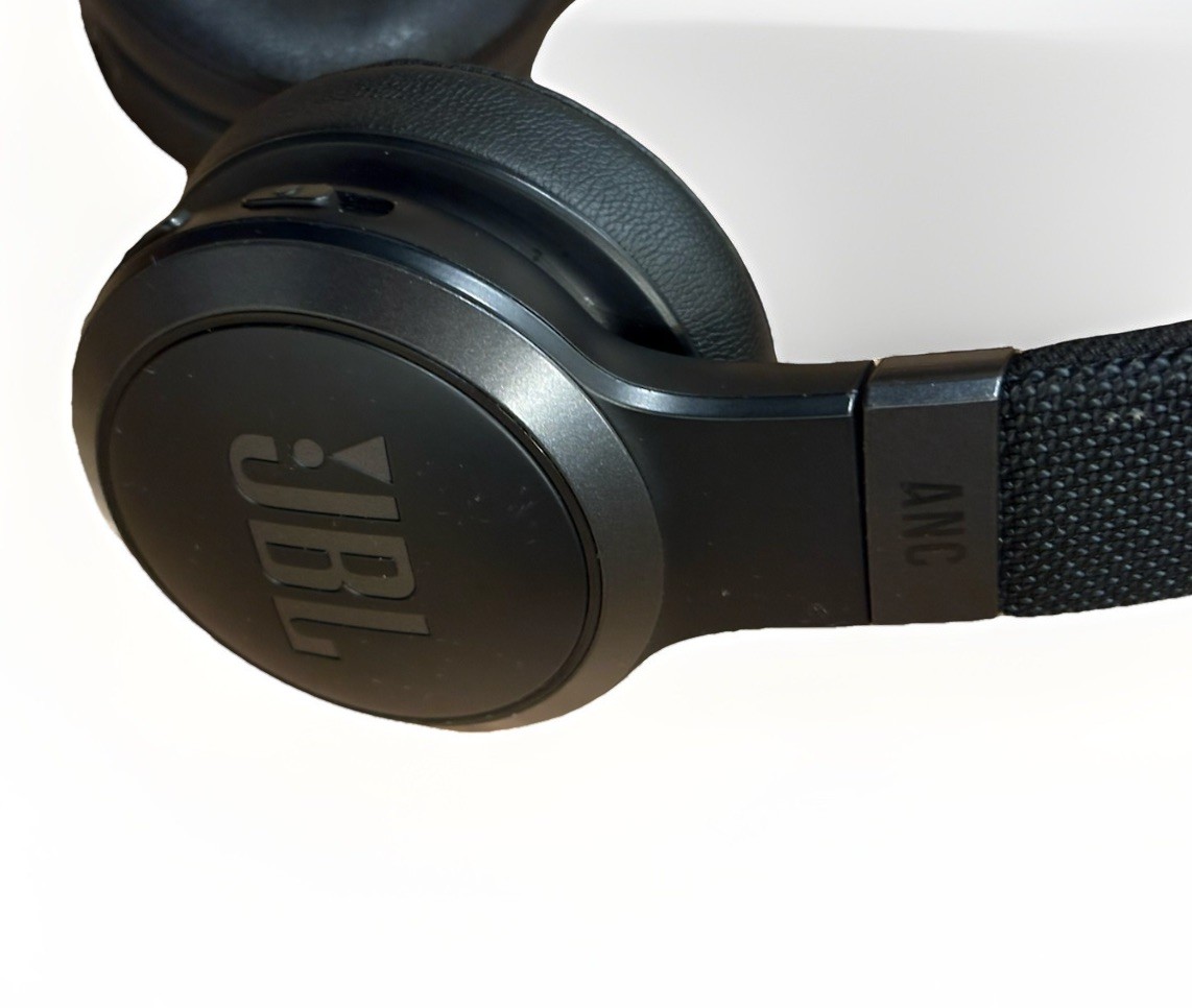 JBL Live 460NC Black Headphones
