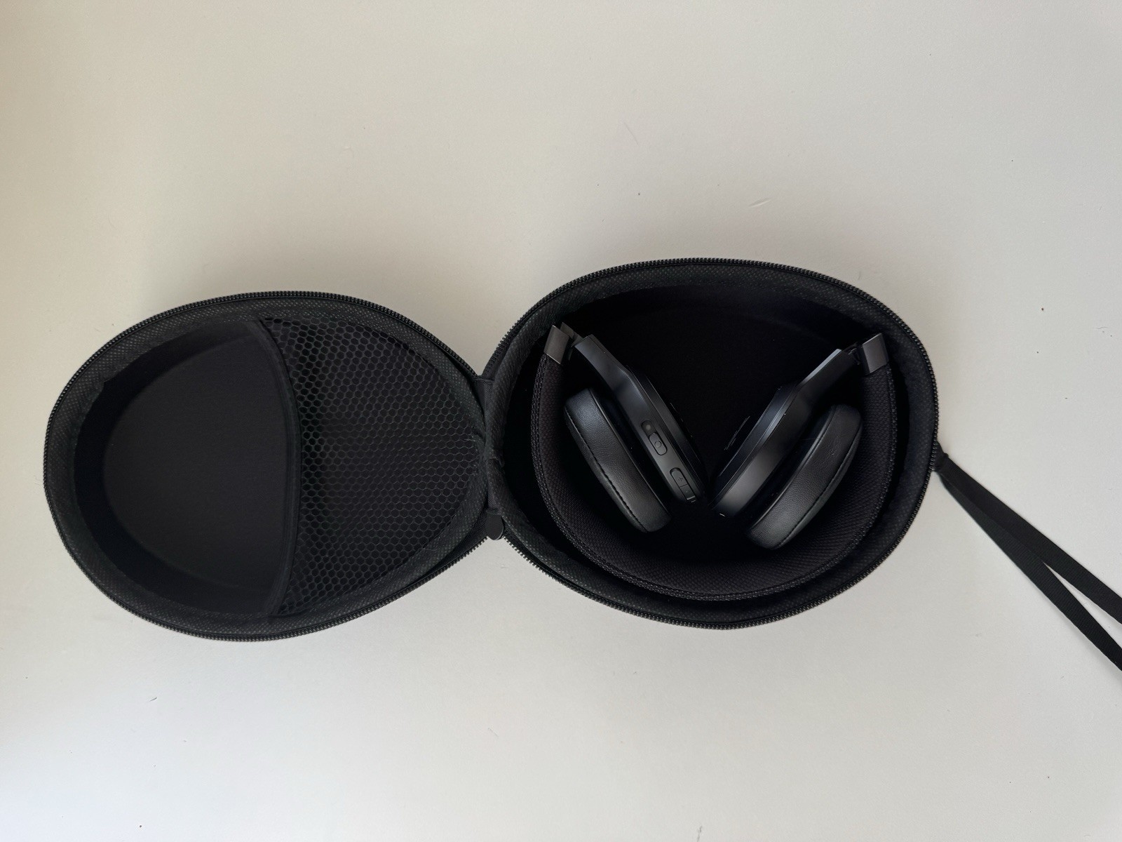 JBL LIVE460NC Wireless On-Ear Headphones Black Works w/ Case No Charger