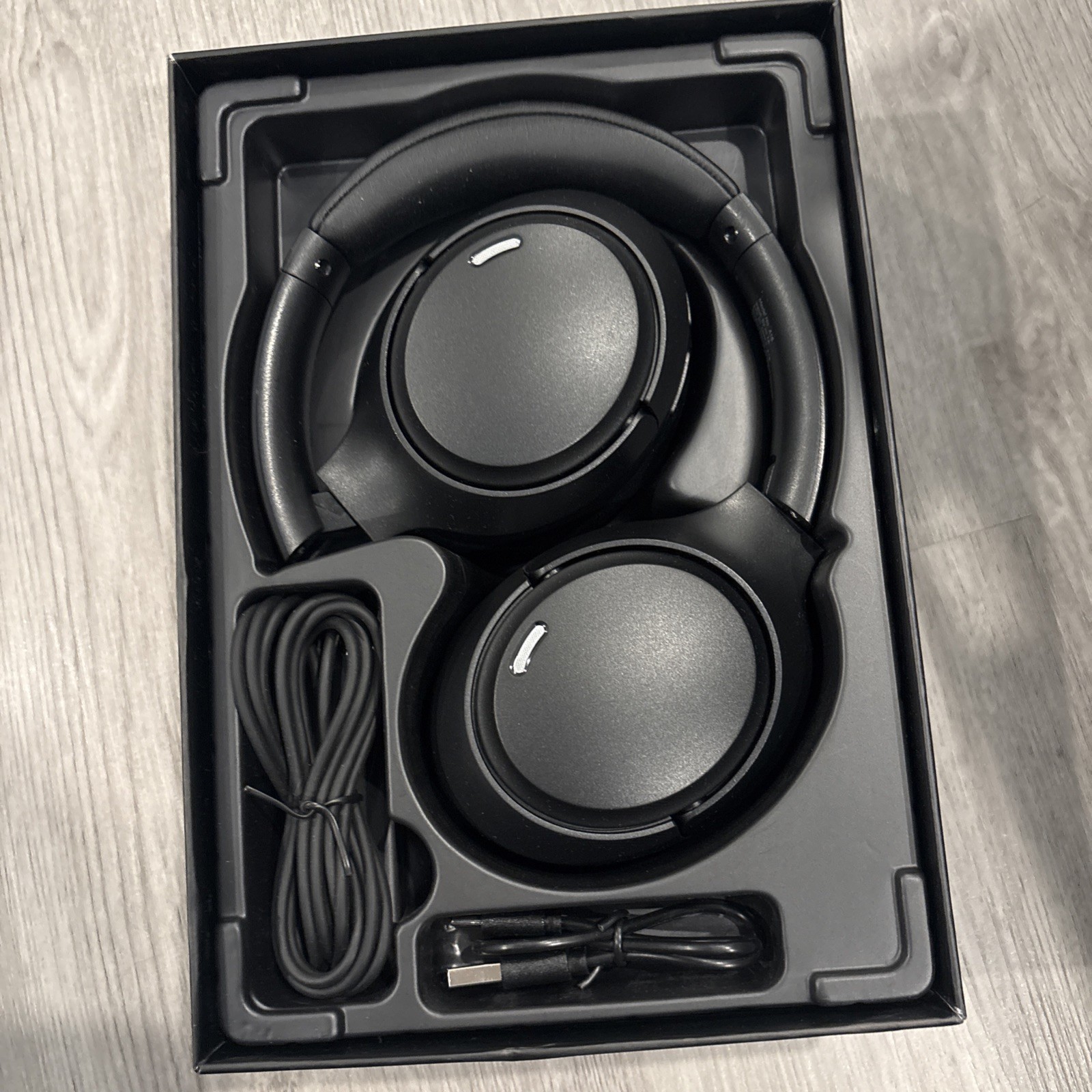 A18 – Wireless Noise Canceling Headphones 6.0 120H Listening Time Black