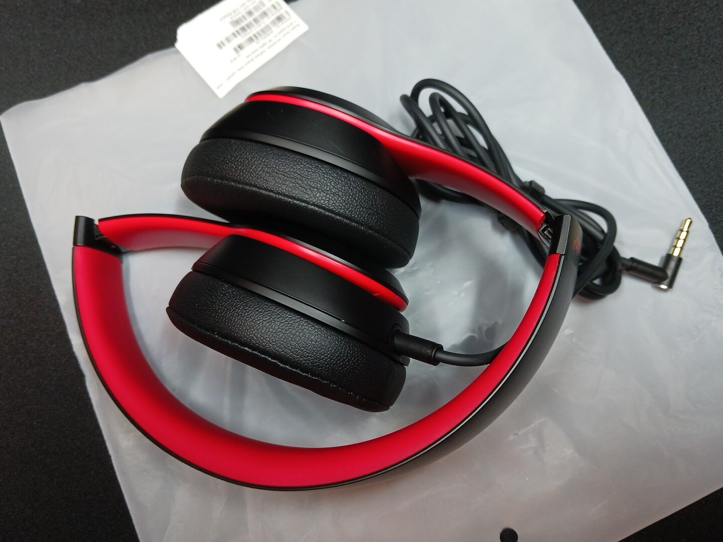 NEW! Beats by Dre Solo3 Wired Headphones Black and Red DEMO VERSION!!! READ!