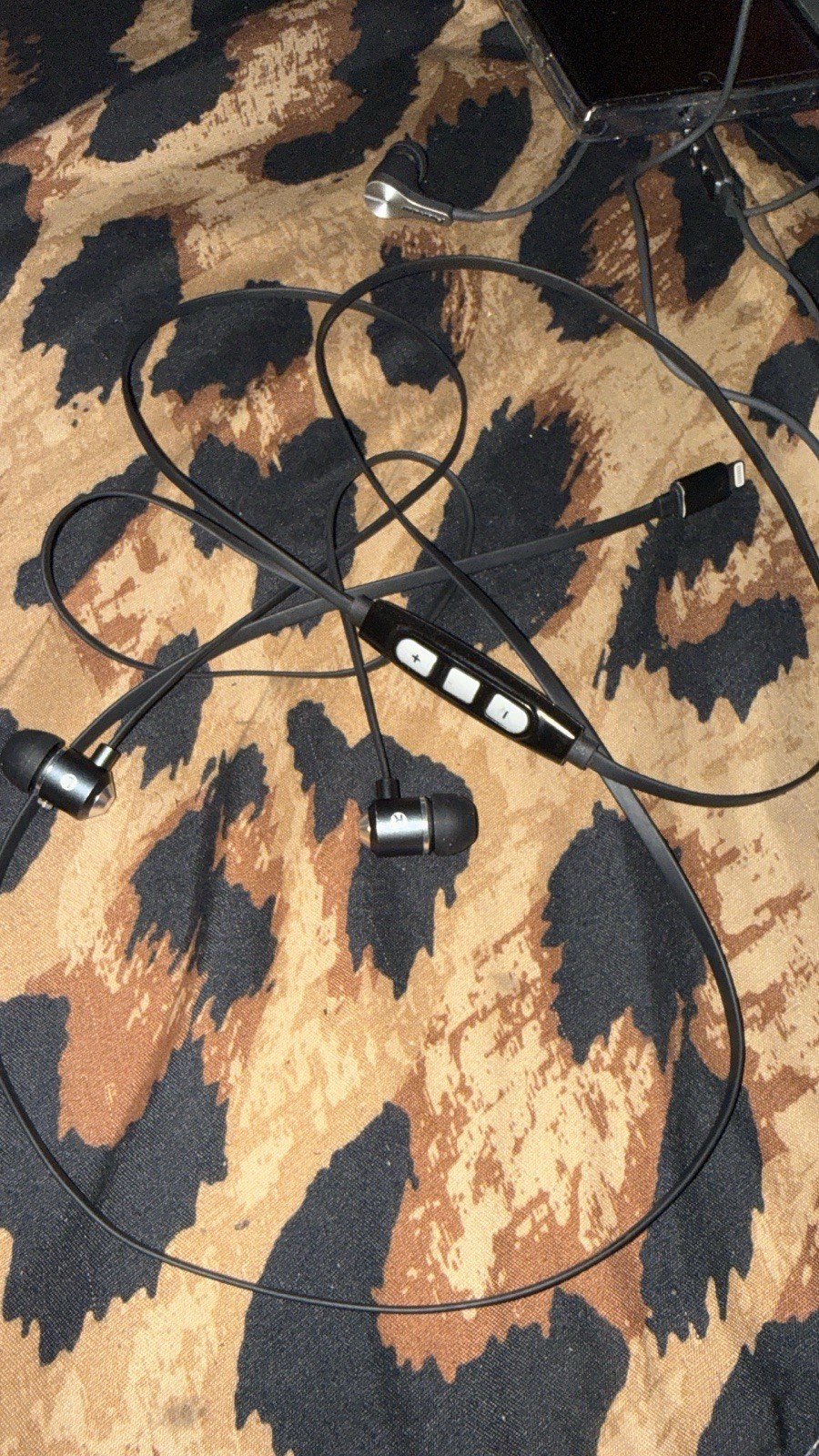 9mm Lightning Earphones Wired Headphones with Microphone