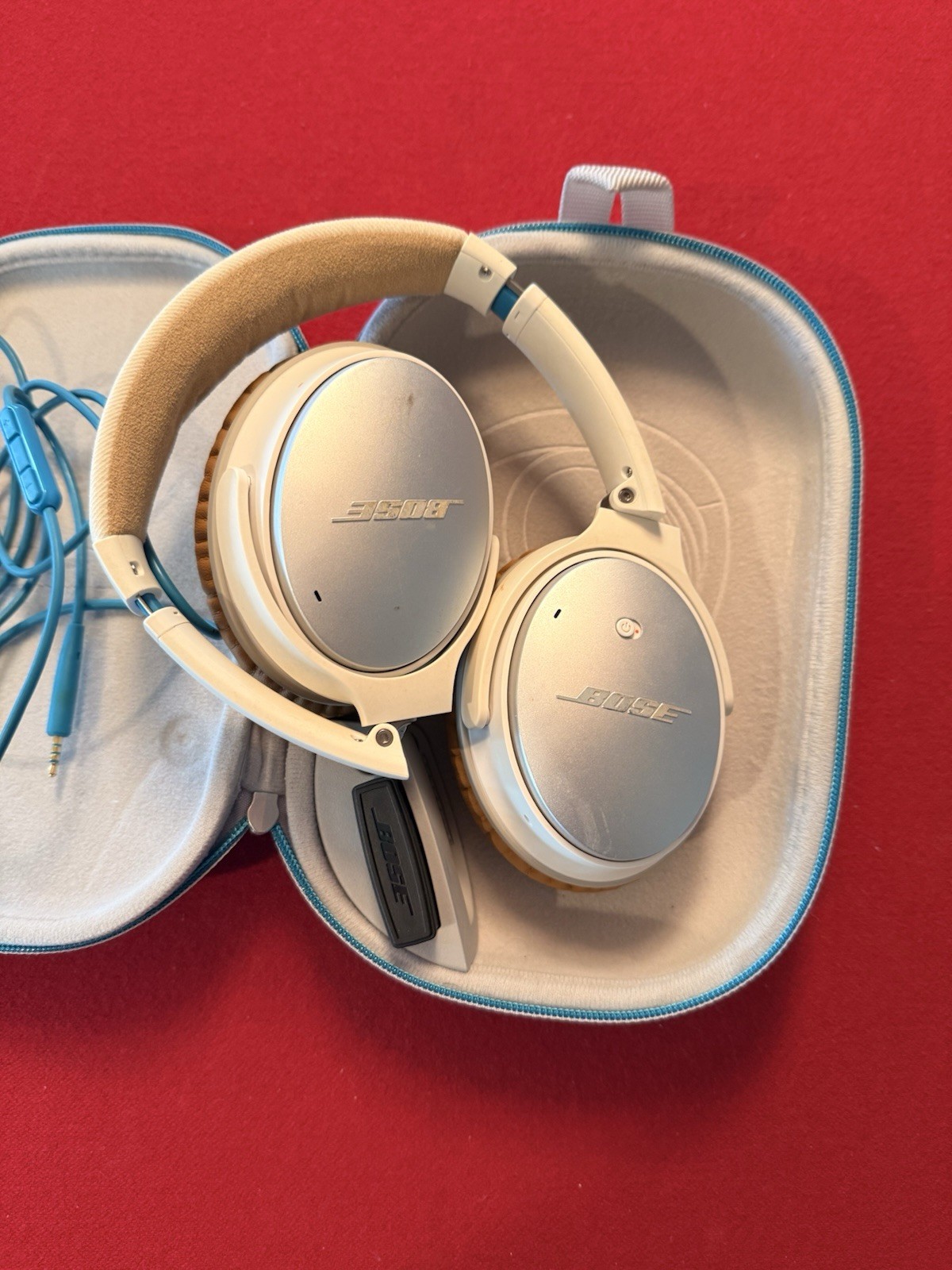 Bose Beige Over-Ear Headphones 3.5mm Jack with Carrying Case & Blue Cable