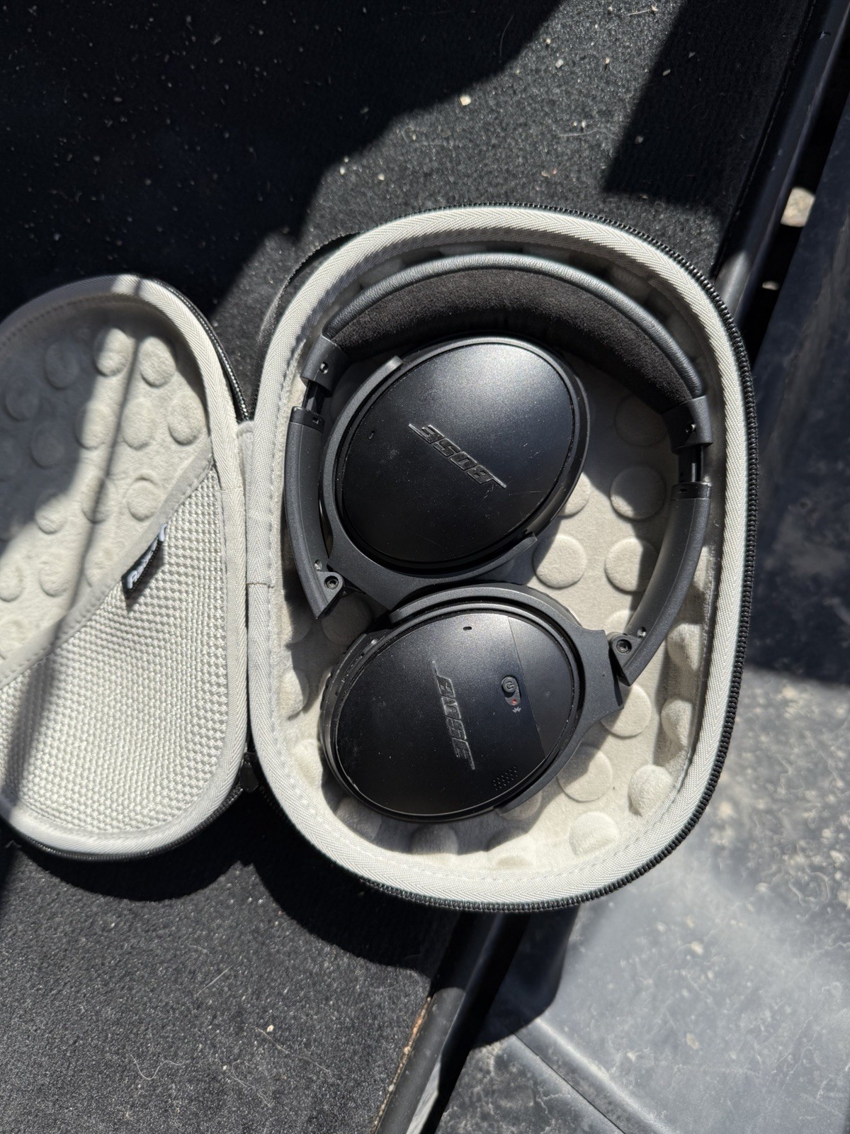 Bose QuietComfort 35 Over the Ear Wireless Headphones – Black